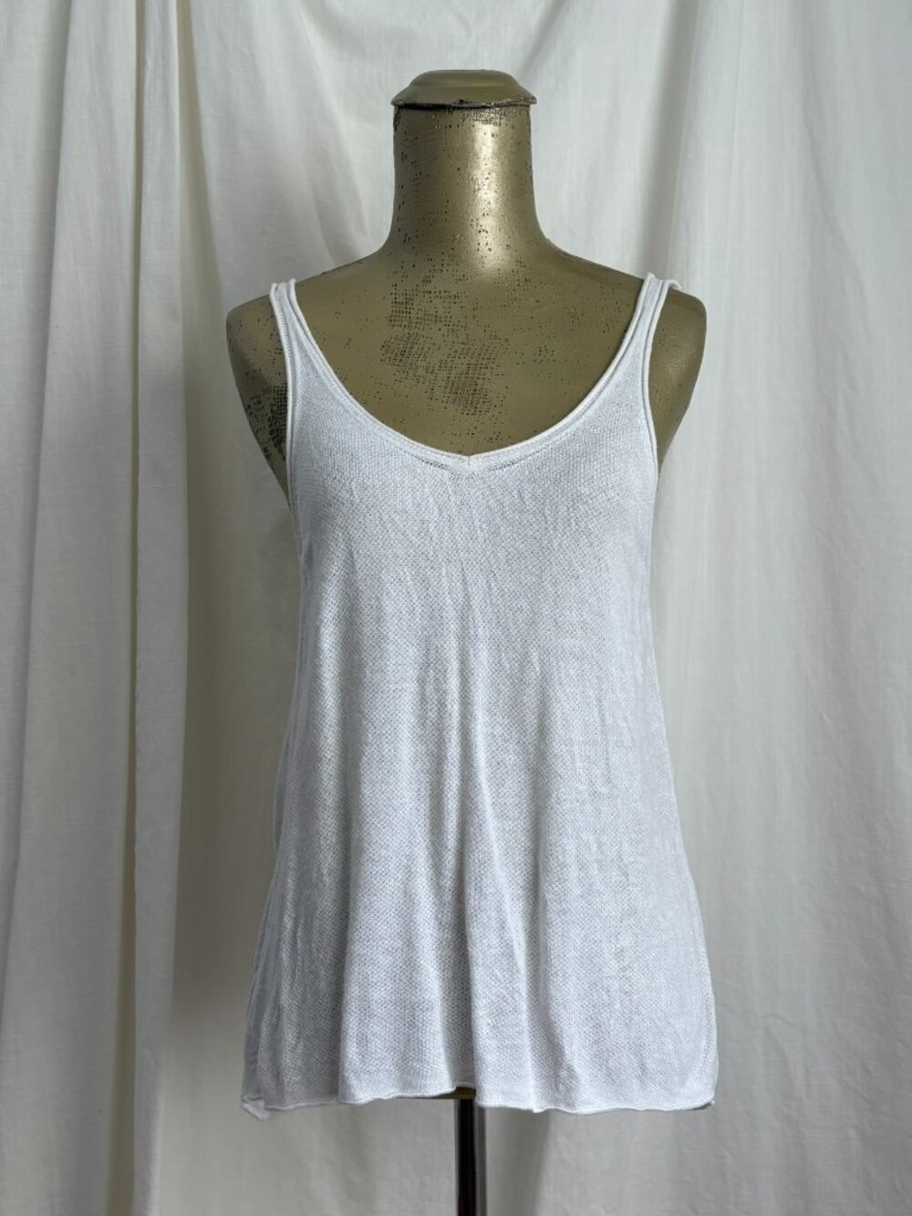 Lululemon Discontinued White Back Slit Scoop Neck Tank Top S Yoga Workout Gym